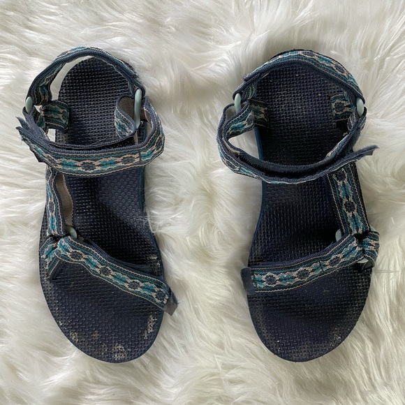 Teva Shoes - ❗️sold❗️Women's Original Teva Size 6